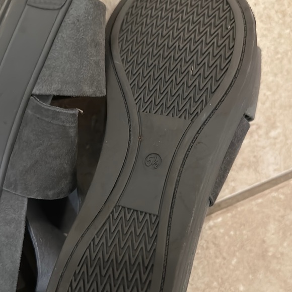 Eileen Fisher- Stylish Sport Gray Suede Sandals EUC - Picture 5 of 5